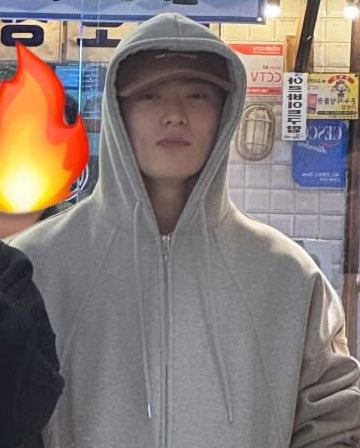 hourlyjaeh's tweet photo. damn jaehyun https://t.co/gTCNB19OsQ