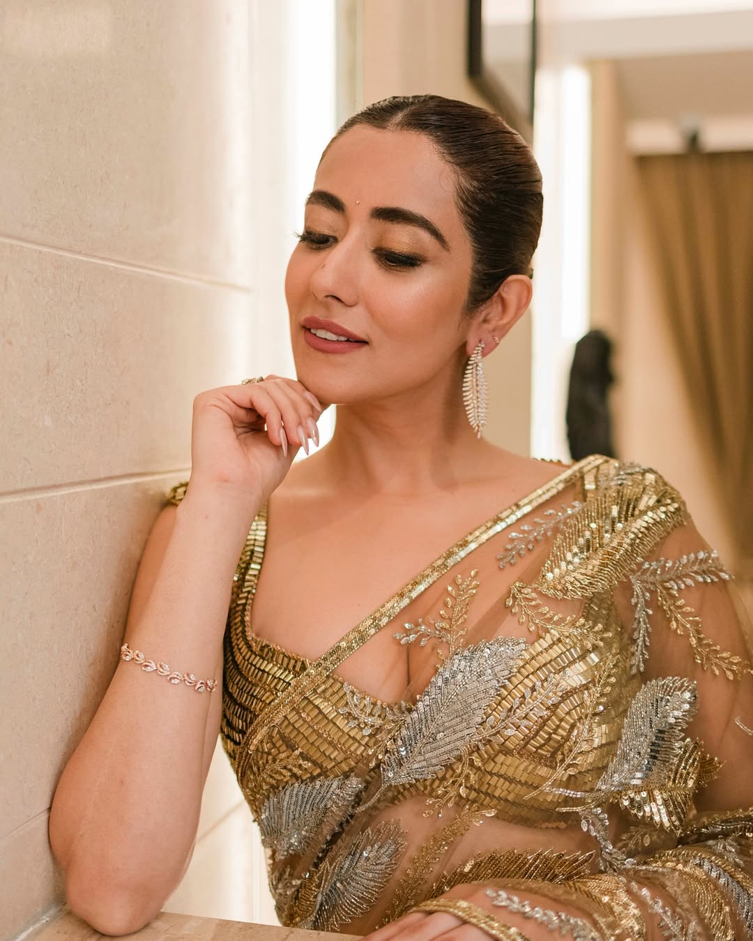 GktiIYuXcAAISUs?format=jpg&name=large