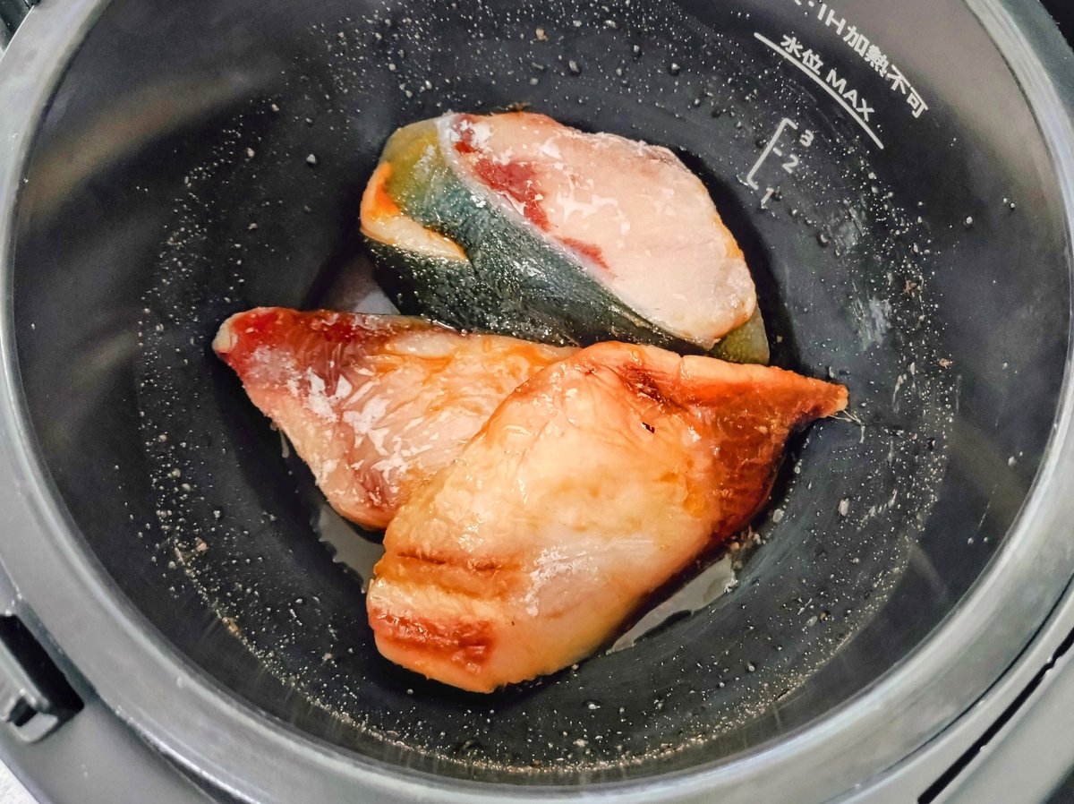 ゆままの絶叫ホットクック 本日の副菜‼️‼️‼️‼️ ぶりの煮付け