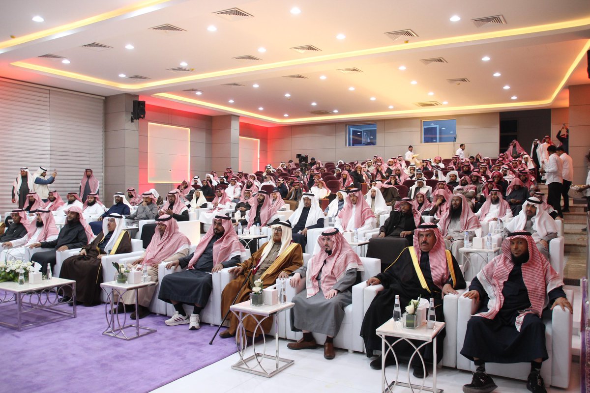 AnnaharNews2022's tweet photo. محافظ الدلم يكرم "جمعية همم شبابية" بمناسبة تحقيق المركز الأول على مستوى المملكة في جائزة العاملين مع الشباب 

#صحيفة_النهار_السعودية⬇️ 
https://t.co/hSu9mKeVNC https://t.co/VWjdB30m8S