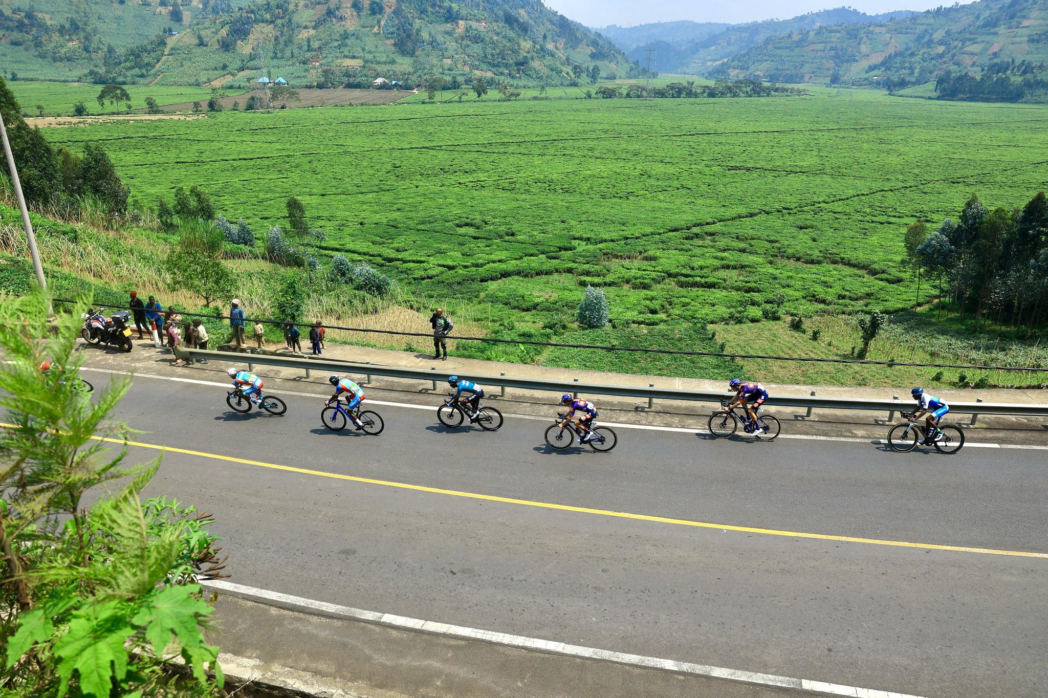 Gktkwb-XoAA1T4Q?format=jpg&name=large