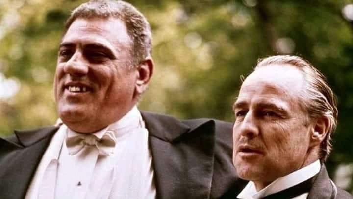 No mucha gente sabe que durante la filmación de "El Padrino", la verdadera Mafia sintió mucha curiosidad por la película.
Comenzaron a seguir a los actores para asegurarse de que no les dieran una mala imagen.

Una de las principales familias de Nueva York, la familia Colombo,