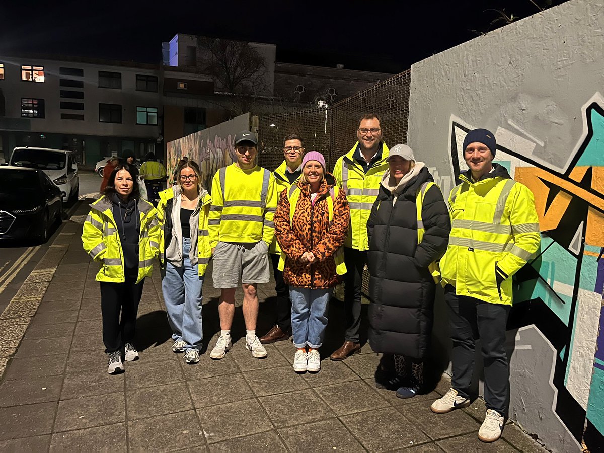 plymouthsouprun's tweet photo. On alternate Tuesdays a business team organise @plymouthsouprun. Last night was the turn of #Babcock with the food provided by #Kaefer. On a dry, fairly quiet night the volunteers served 62 people with 5 sleeping bags given out + a bus fare to the hospital. 🙏 to ALL who helped https://t.co/MmnVctcUG2