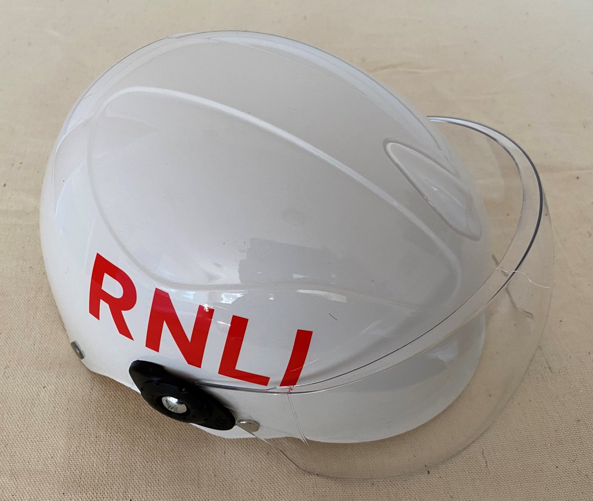 HLLancashire's tweet image. 201 years ago today, the incredible RNLI was founded to save lives at sea. Happy Birthday!🥳
Our #LancsSchoolLoans offer EYFS ‘People Who Help Us’ boxes. We will be taking 2025/26 bookings from Easter, so get prepared and check out what we have on offer- shorturl.at/r906t