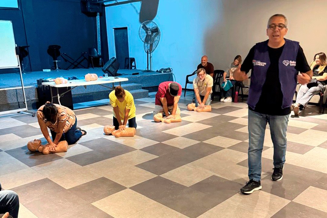 CultoLomas's tweet photo. ⚕️Se realizó una capacitación en conjunto con Salud Lomas en la “Iglesia Avance Cristiano” de San José.

Durante la jornada, el equipo compartió conocimientos fundamentales en Reanimación Cardiopulmonar, entregándoles herramientas esenciales para responder ante emergencias. https://t.co/BZg5XH3tYF