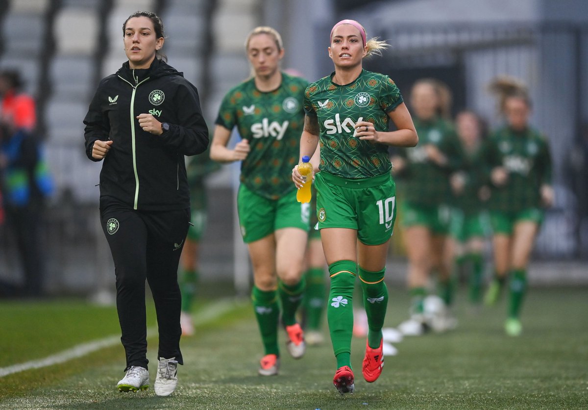 I am well aware I am in a very privileged position to get to put on an Ireland shirt and the responsibility I have to inspire a younger generation. Last night’s performance as a collective was no where near our standards and I’m sorry for that 💚 No excuses we take ownership.