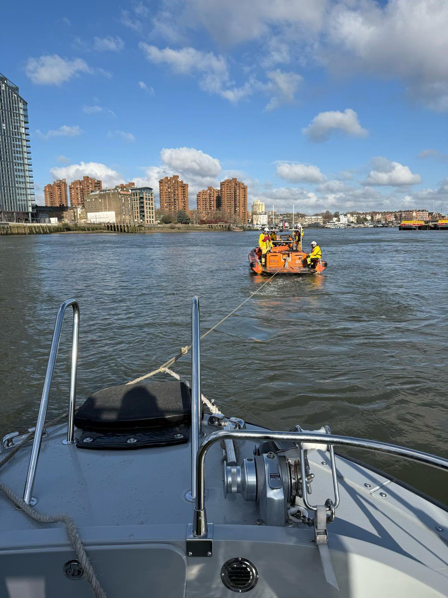 Chiswick Lifeboat tweet media