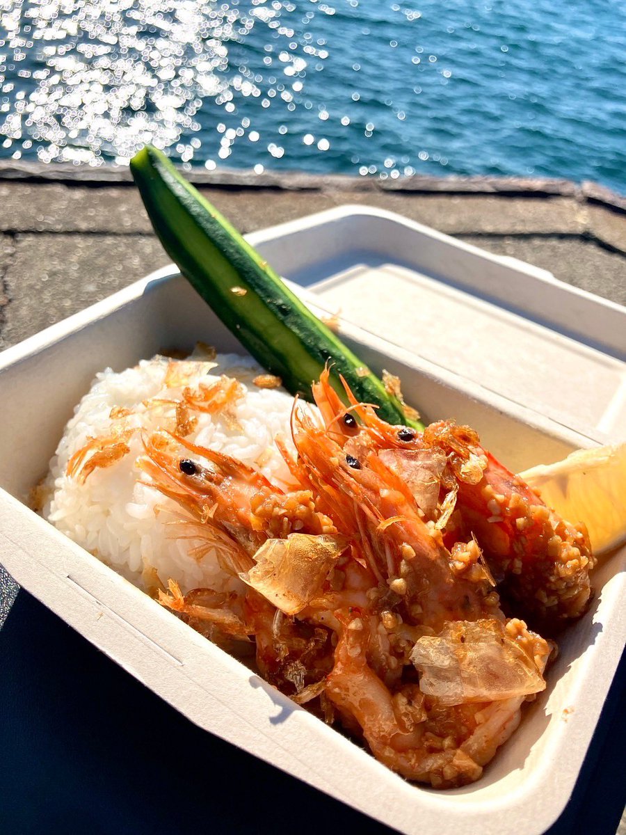 Goldenshrimp34's tweet image. 【告知】3/15.16に行われる西日本釣り博のグルメブースにBlueBlueが今年開業するゴールデンシュリンプが遠征出店！
村岡昌憲が生み出した人生で一番のガーリックシュリンプをお届けしたい！白いごはんが止まりません！1プレート1500円！両日とも先着100食、Narage65バナメイエビカラー付き3000円も！
