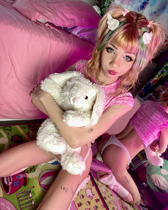 Nat🍭 - 1 pic. 🐇🎀 https://t.co/jGgFGhz3Uc