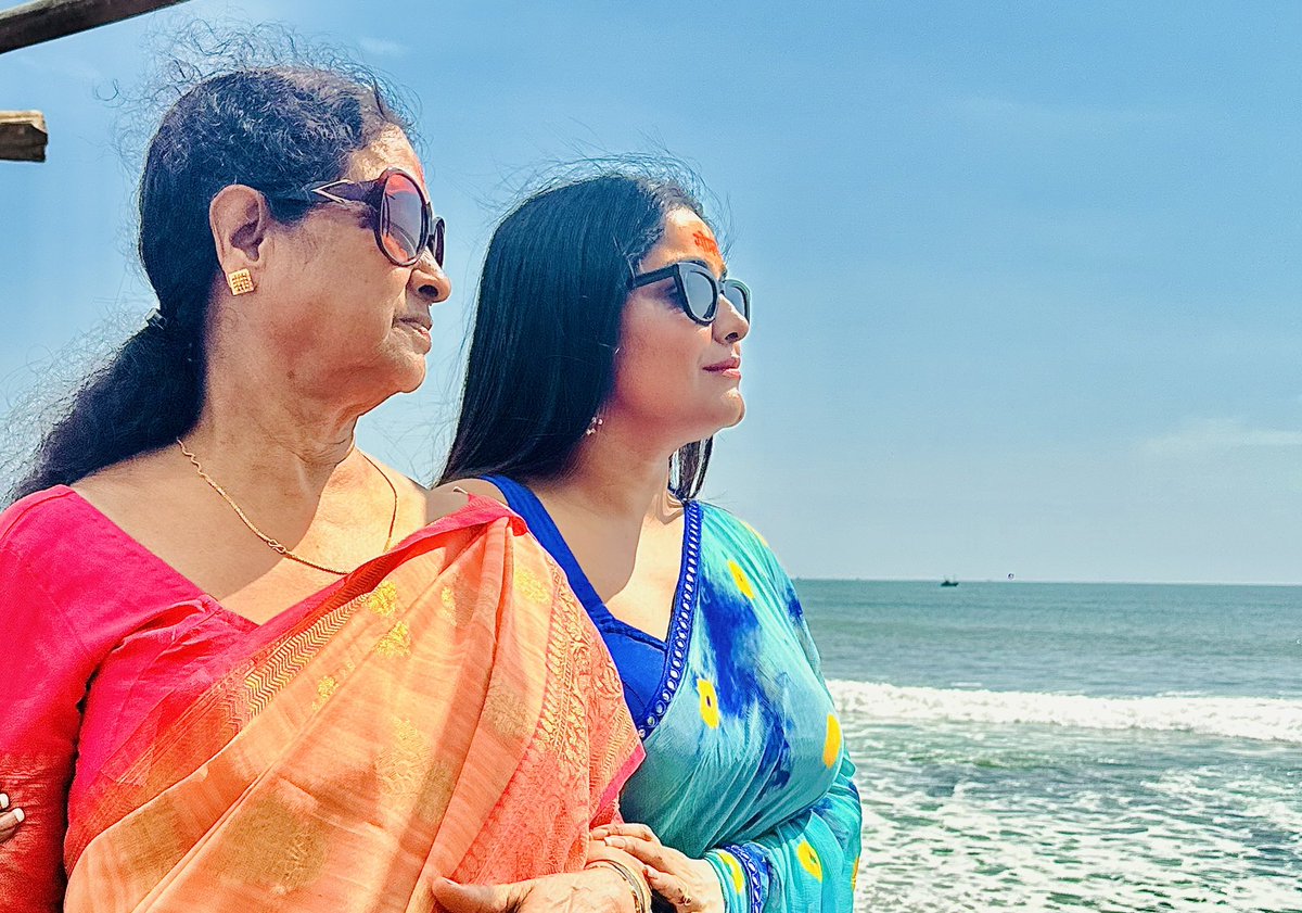 sayantani8's tweet image. हर हर महादेव 🙏🏻
মহা শিবরাত্রির অনেক শুভেচ্ছা 

#shivratri #today #throwbackpic #baanganga #somnath  #gujrat #oct24 #traveldairies #spiritualjourney #withmom