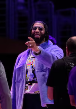 ApexJones22's tweet image. Last night was supposed to be Anthony Davis' triumphant and dominant return to Crypto, but only Street clothes AD showed up, lookin all goofy nshit. 🤦🏿‍♂️
#DALvsLAL