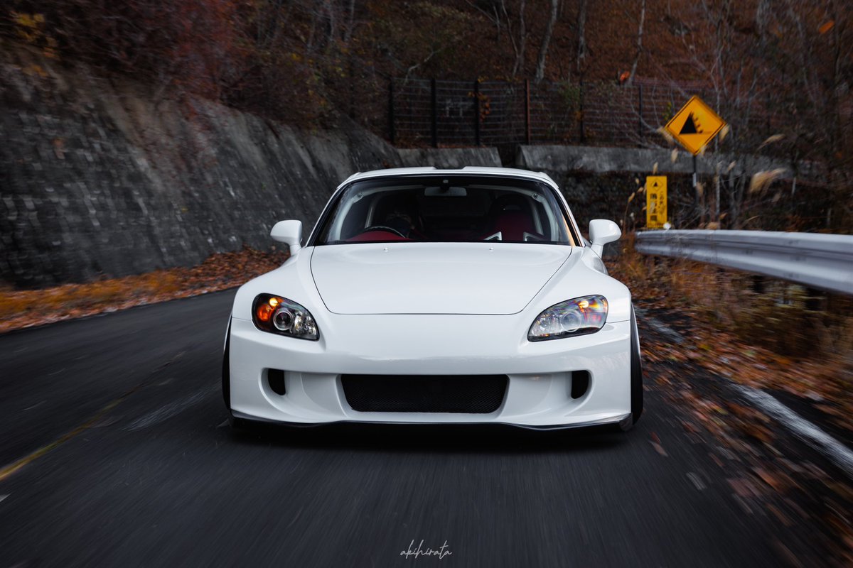 FD2も欲しすぎるけどS2000が1番かっけぇ…