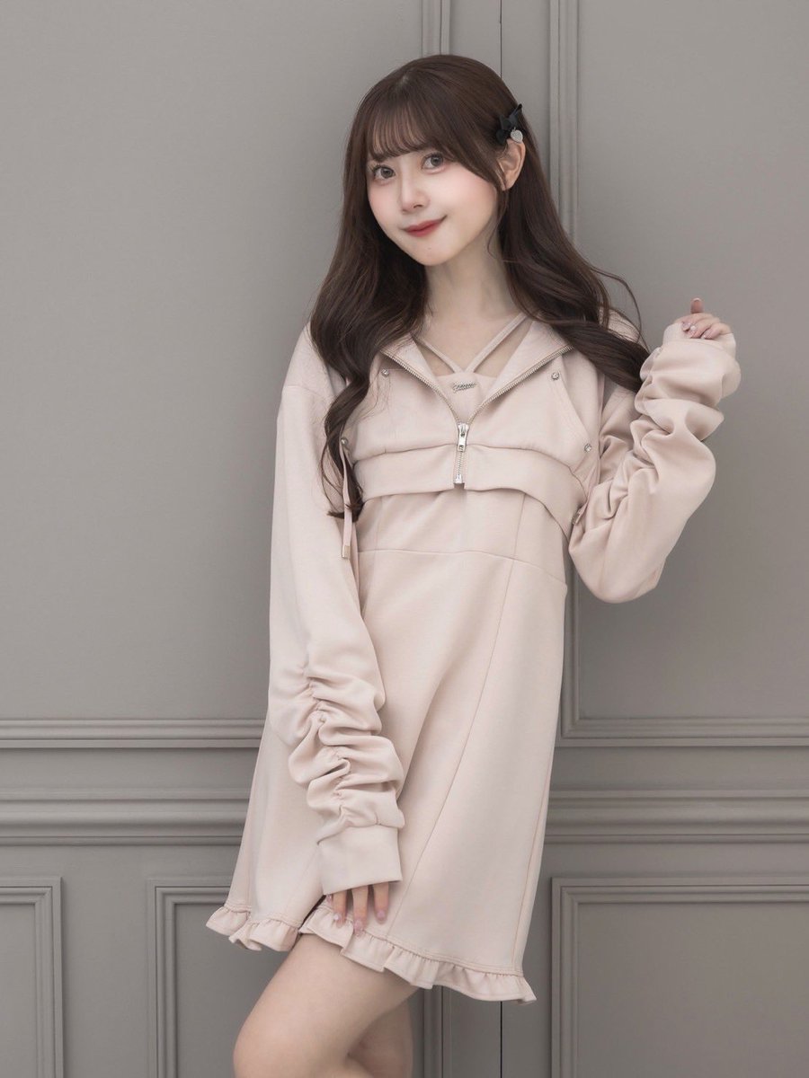 pium ボンディングワンピ×ショートパーカーセット