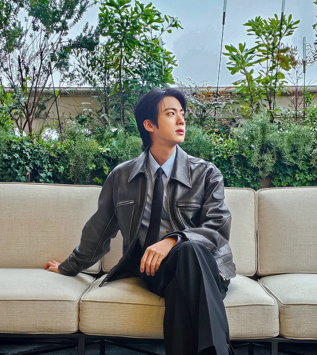 Ukiyo_Bot's tweet image. “For someone who looks like an angel he has the tongue of a fucking snake."