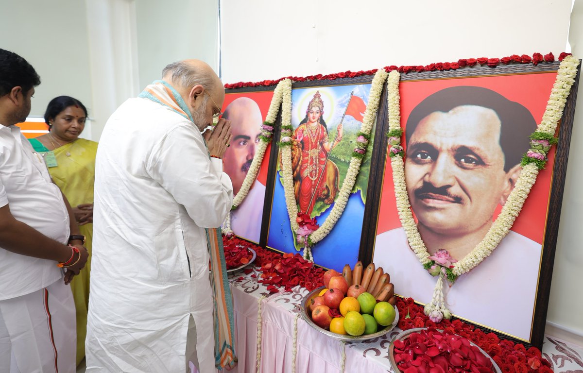 AmitShah's tweet photo. Inaugurated the Tamil Nadu BJP's district offices in Coimbatore, Tiruvannamalai, and Ramanathapuram.

These offices will become the nerve centres of the people's movement against the corrupt, anti-national, and atrocious rule of the DMK govt.

கோவை, திருவண்ணாமலை மற்றும் ராமநாதபுரத்தில் தமிழக பாஜகவின் மாவட்ட அலுவலகங்களைத் திறந்து வைத்தேன்.

இந்த அலுவலகங்கள் திமுக அரசின் ஊழல், தேசவிரோத மற்றும் கொடூரமான ஆட்சிக்கு எதிரான மக்கள் இயக்கத்தின் சிறந்த மையங்களாக மாறும்.