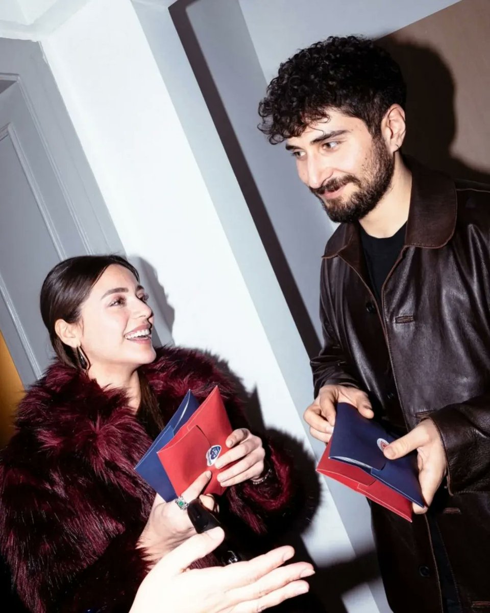 silaturkogluBRA's tweet photo. 📸| Sıla Türkoğlu com Ata Ayyıldız, seu love 🤍

#SılaTürkoğlu 
SılaTürkoğlu https://t.co/YkCZbSOEDJ