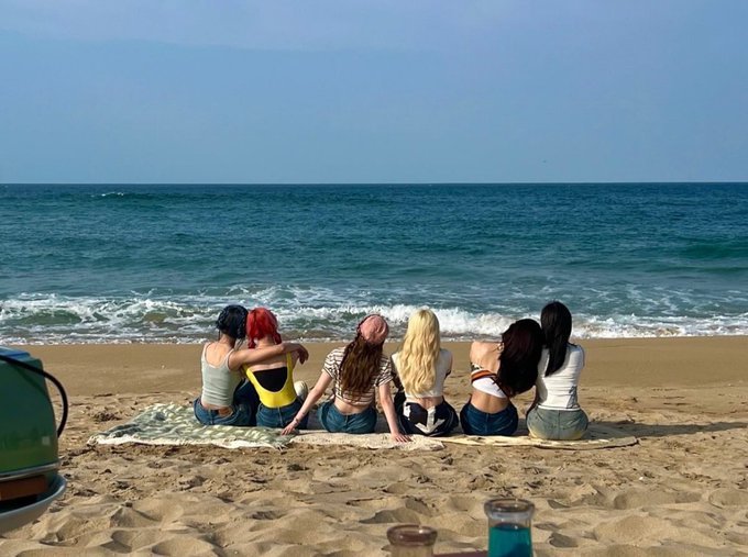 All of you girls have worked so hard and we as a Dailees are really proud of you 💓 Thank you for never giving up and following your dreams. No matter what you do, together or separately, we will always support and root for you, Weeekly🫶 #ThankYouWeeekly
