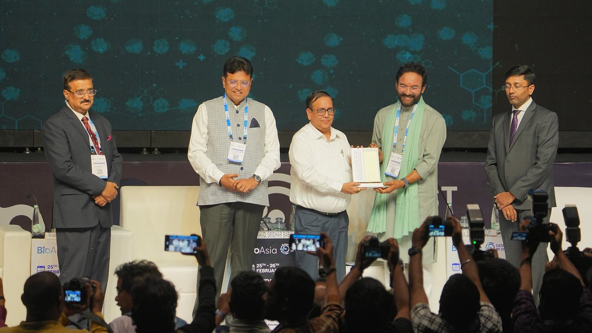 Celebrating Excellence in Life Sciences Education!

Honoring the School of Chemistry, University of Hyderabad, JNTU &amp; NIPER for driving innovation &amp; advancing life sciences. Their dedication to research &amp; education is shaping the future of scientific discovery!