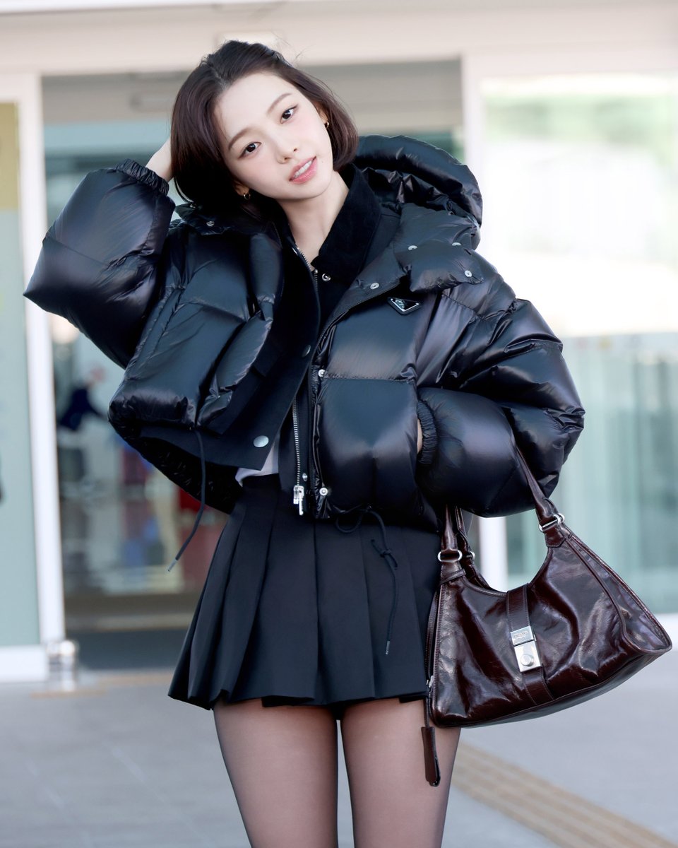 プラダ アンバサダーのKARINA (カリナ) が #Prada のルックに身を包み