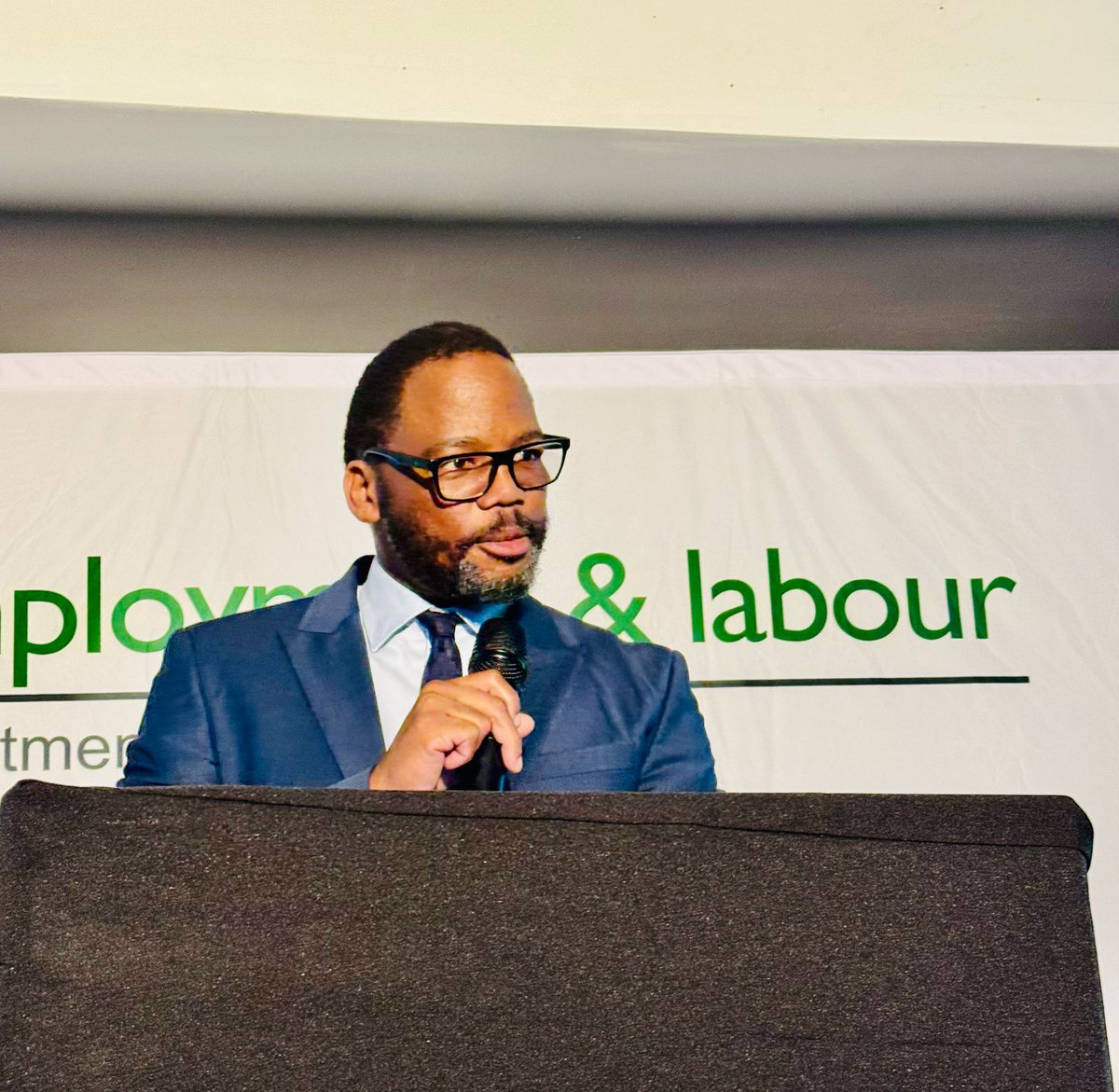 DmJomo's tweet image. Today addressing the National Occupational Health and Safety Conference of 2025 taking place from today until Friday, 28 of February 2025 in Klerksdorp, North West. 

Attended by OHS Specialist, Business and Organized Labour within the Iron &amp;amp; Steel Sector.

#GovZAUpdates
#yazini