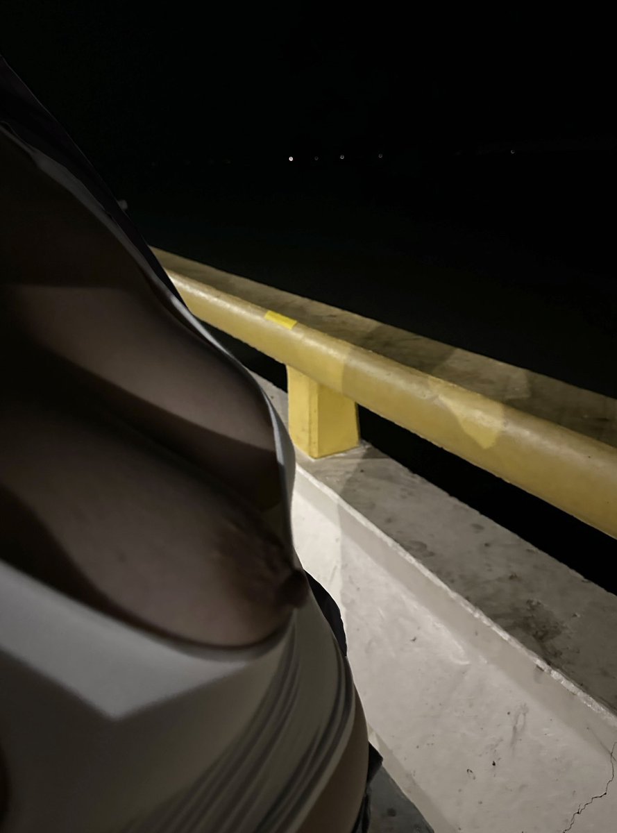 โคตรตื่นเต้นเลย รถจอดกันก็เยอะ เด็กแว๊นก็เยอะ