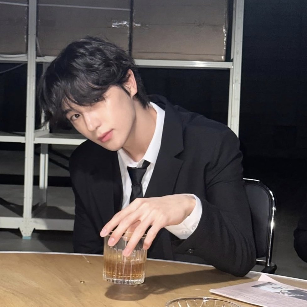 ventusclair's tweet image. ᅠ

daddy's home. 🥃 proof of life, while i slowly get to replies. hope all you cuties have been doing well. &amp;lt;3  

ᅠ