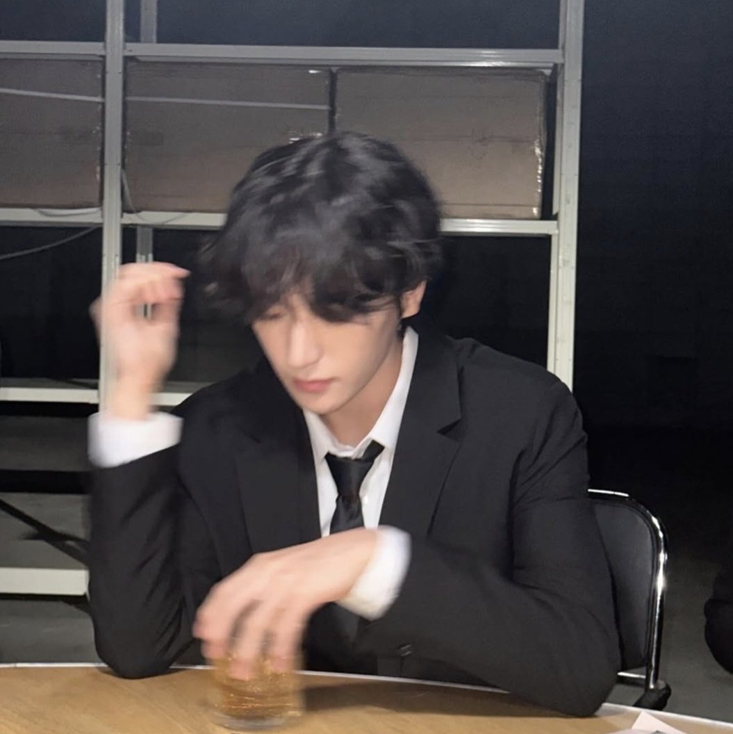 ventusclair's tweet image. ᅠ

daddy's home. 🥃 proof of life, while i slowly get to replies. hope all you cuties have been doing well. &amp;lt;3  

ᅠ