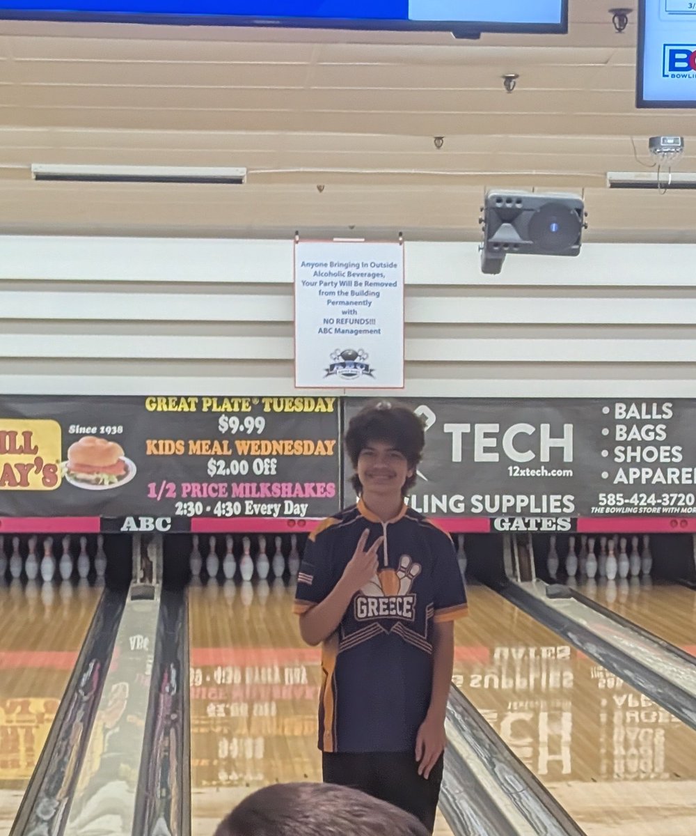 Senior Simon Davidson getting his spotlight moment at Sectionals! Congratulations Conductor! <a href="/GreeceOlympia/">Olympia Spartans</a> <a href="/Ody_Athletics/">Greece Odyssey Athletics</a> <a href="/Oly_Athletics/">Greece Olympia Athletics</a>