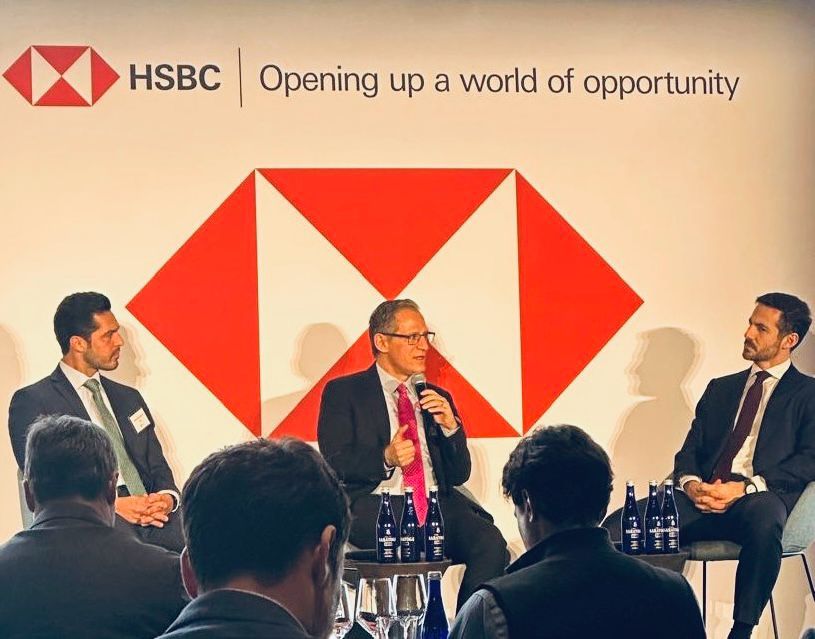 Nuestro socio <a href="/KenSmithramos/">Kenneth Smith Ramos</a> participó en el <a href="/HSBC/">HSBC</a> #MexicoDay en Nueva York el día de ayer. Su panel abordó la relación comercial México-Estados Unidos; las amenazas de aranceles del presidente <a href="/realDonaldTrump/">Donald J. Trump</a>, y el futuro del #TMEC.