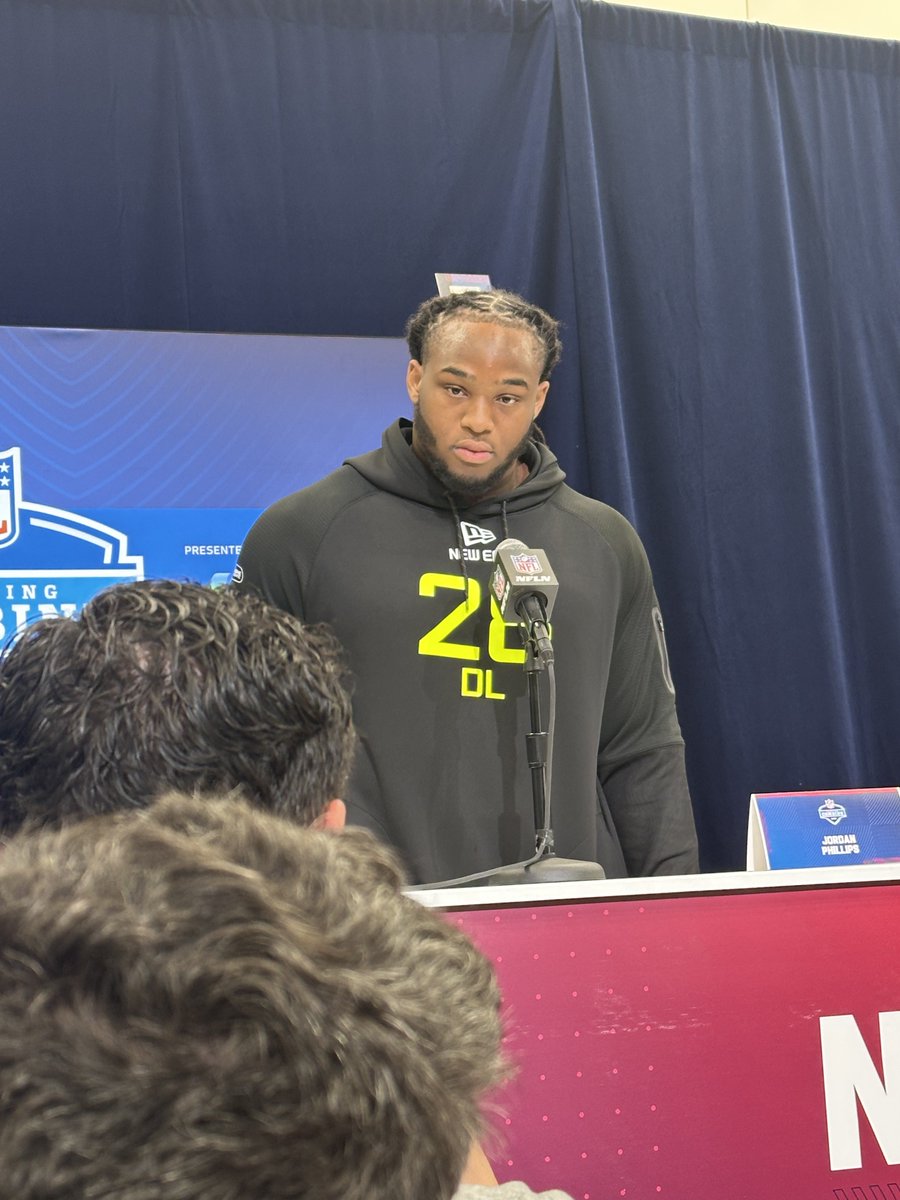 _RyanFowler_'s tweet image. Favorite interview of the day had to be Maryland DL Jordan Phillips.
The tape pops, but getting to know the athlete behind the facemask showcases a whole new side of the former Terp.
Talked about his time as a wrestler, his study habits of watching edge rushers & defensive…