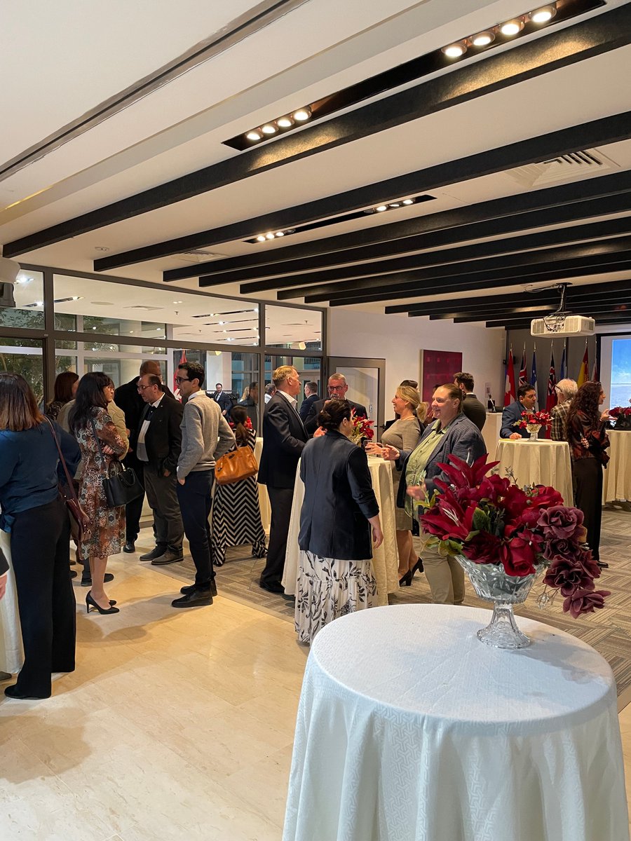 CanadaTunisie's tweet image. L’Amb Lorraine Diguer a accueilli une rencontre de #réseautage sur la défense et la sécurité à l’Ambassade du Canada. Cette réception a rassemblé des membres de la communauté de la défense et de la sécurité, pour renforcer les liens diplomatiques et favoriser la collaboration.