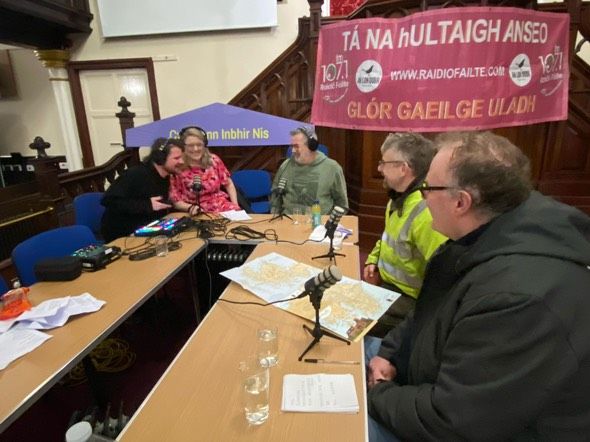 Bha sinn air ar dòigh fàilte a chur air aoighean sònraichte aig Cultarlann Inbhir Nis an-dè!

We were delighted to welcome special guests to Cultarlann Inbhir Nis yesterday!

A huge thank you to Raidio Fàilte for visiting and chatting with us! 💚 <a href="/raidiofailte/">Raidió Fáilte</a>