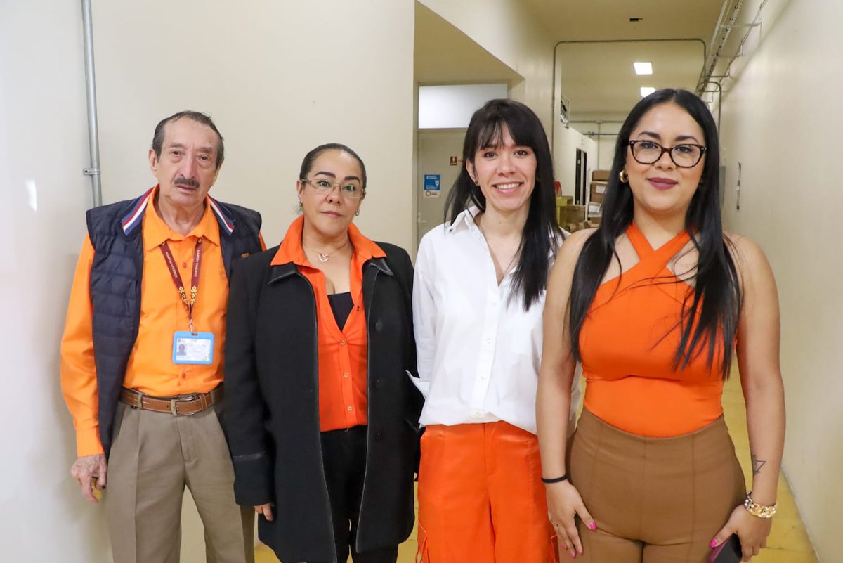 #PorAmorAVeracruz y un futuro sin violencia.

En conmemoración del Día Naranja, personal de la CGE y de los OIC, vistieron de este color🧡 y realizaron actividades de sensibilización.

A la par, se impartió una capacitación a <a href="/InviviendaMX/">Invivienda</a> sobre lenguaje incluyente y no sexista.