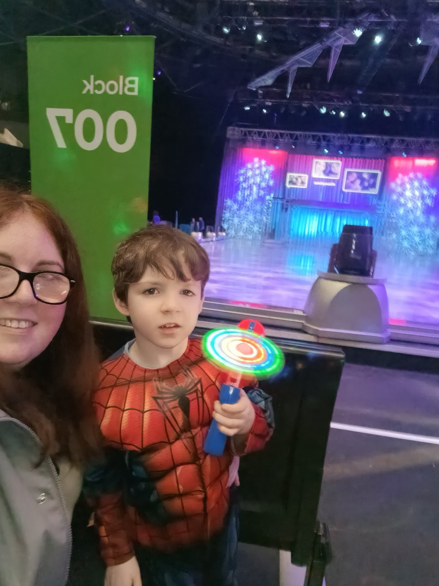 nicsimx's tweet image. #disneyonice