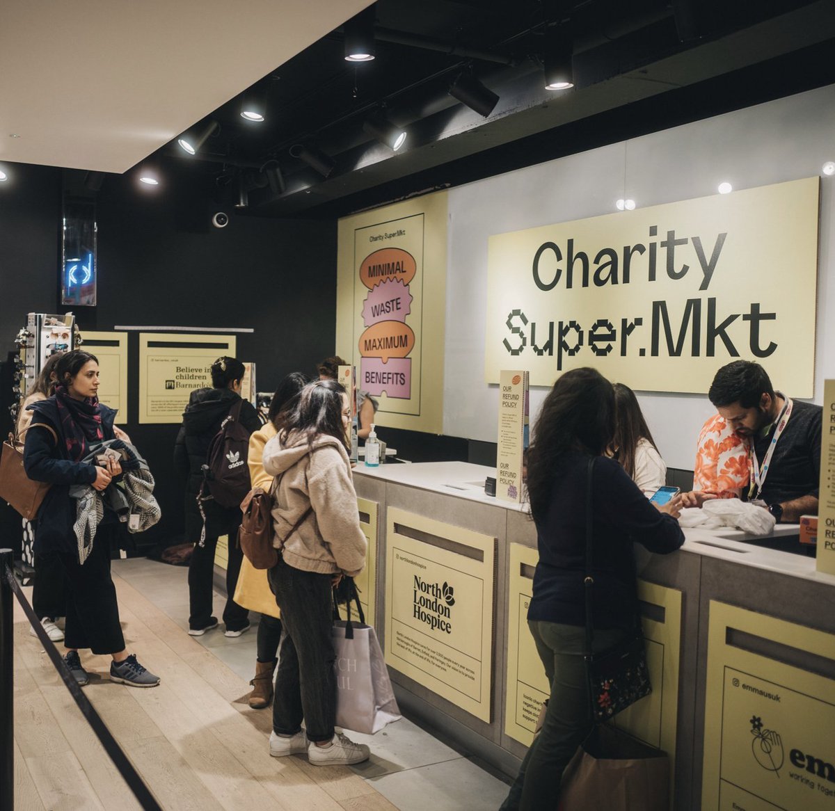 Charity Super.Mkt (@charitymkt) on Twitter photo 🚨 Sale Alert 🚨
Our <a href="/bristolshopping/">Bristol Shopping</a> and @oraclereading stores are having a sale, starting from tomorrow (Thursday the 26th February) 🙌
Find us...
📍#Bristol - <a href="/bristolshopping/">Bristol Shopping</a>
📍#Reading, <a href="/OracleReading/">The Oracle</a> 🚨 Sale Alert 🚨
Our <a href="/bristolshopping/">Bristol Shopping</a> and @oraclereading stores are having a sale, starting from tomorrow (Thursday the 26th February) 🙌
Find us...
📍#Bristol - <a href="/bristolshopping/">Bristol Shopping</a>
📍#Reading, <a href="/OracleReading/">The Oracle</a>