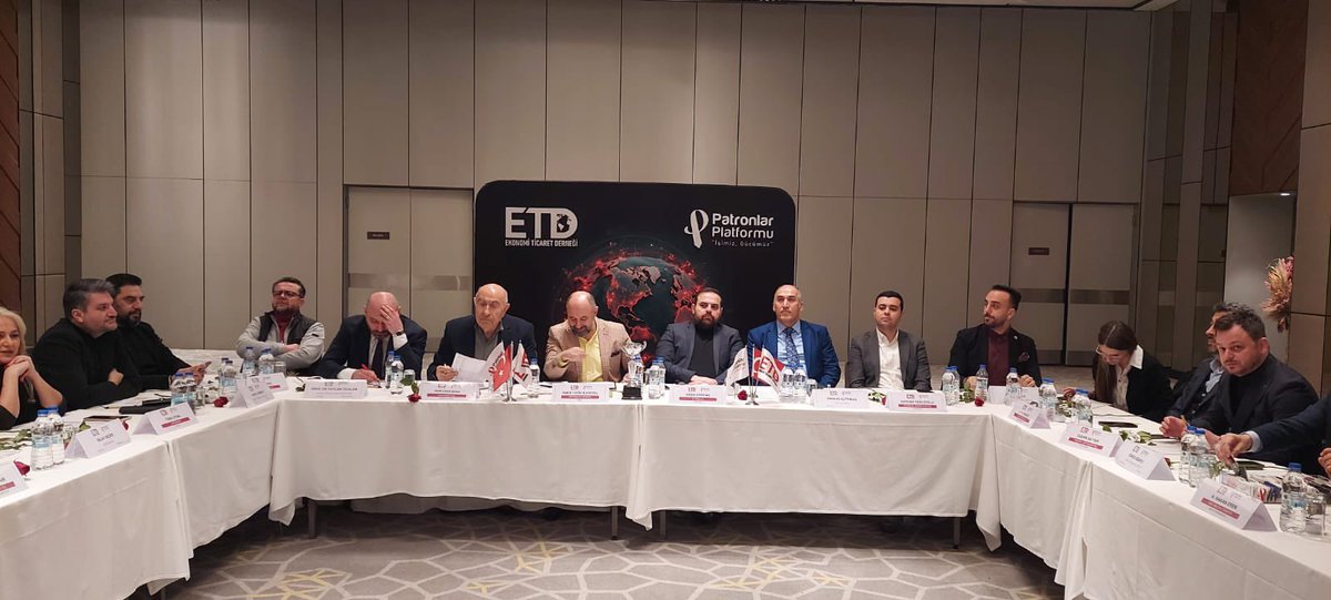 ekonomiticaret's tweet photo. 26 Şubat 2025 Çarşamba Patronlar Platformu toplantımızı özel konuklarımız, üyelerimiz ve misafirlerimiz ile gerçekleştirdik.

⏰ 07.00 – 09.00
🏢 Hilton Garden Inn Güneşli
☕ Coffee Break &amp; Kahvaltı
🚪 Balo Salonu B2 Kat
👔 Özel Konuk: Vakkas Altınbaş

#PatronlarPlatformu https://t.co/bBfgSmtRiJ