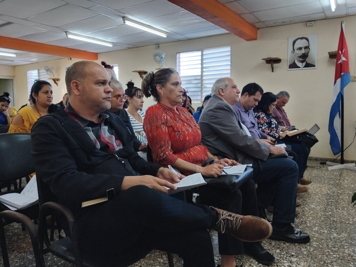 Iniciamos visita gubernamental en #SanAntonioDeLosBaños,  intercambiar sobre los objetivos p  el 2025, principales programas, metas e indicadores, métodos y estilos de trabajo y la unidad de acción, es prioridad. ¡¡Ahora al terreno!!
<a href="/MincinCuba/">Comercio Cuba</a> 
<a href="/CubaEsCultura/">MinCult - Cuba</a> 
<a href="/JorgeLuisTapiaF/">Jorge Luis Tapia Fonseca</a>