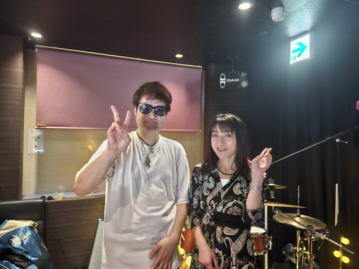 2Altus's tweet photo. めぐみぃローズ🌹の数々の曲を提供してくださっている、Domarin'さん。
この日は、綱島「Club Iris」さんで、バースディライブでした🍾✨
おめでとうございます❣️これからも益々のご活躍を💕
#Domarin
#バースディライブ
#綱島
#Iris
#めぐみぃローズ https://t.co/oV3KntEB6J