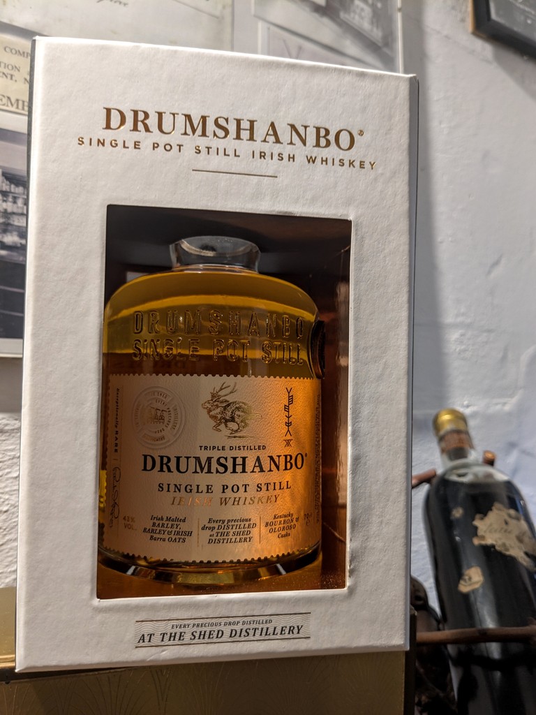 Weaverswines's tweet image. Back by popular demand! ✨

🥃 Drumshanbo Irish Whiskey

🥃 Secret Speyside 14 Year Old

🥃 Hatozaki Umeshu Cask Finish

Pop into the shop to get your hands on these amazing whiskies.

#whisky #nottinghamindependents #nottinghamsmallbusiness