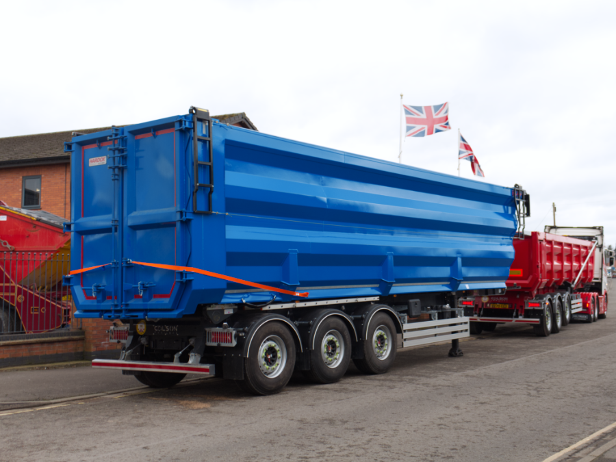 ColsonTrailers's tweet photo. 'ScrapLite'

Our 75yd³ steel tipping trailer that proves you don’t need to compromise on strength to go lighter! 🚛🪶 

Tackle your scrap jobs with ease &amp; efficiency.
🌐 https://t.co/Q7I1sFLkLP
☎️ 01773 424 210
📩 info@colsontrailers.co.uk

#ScrapMetal #Trucks #Bespoke #Scrap https://t.co/mF5tqjAlL5