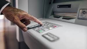 Chpsozcusu's tweet image. Yüz görüntüsü ATM güvenlik kamerası tarafından tespit edilemeyen kişiler, artık para çekemeyecek.