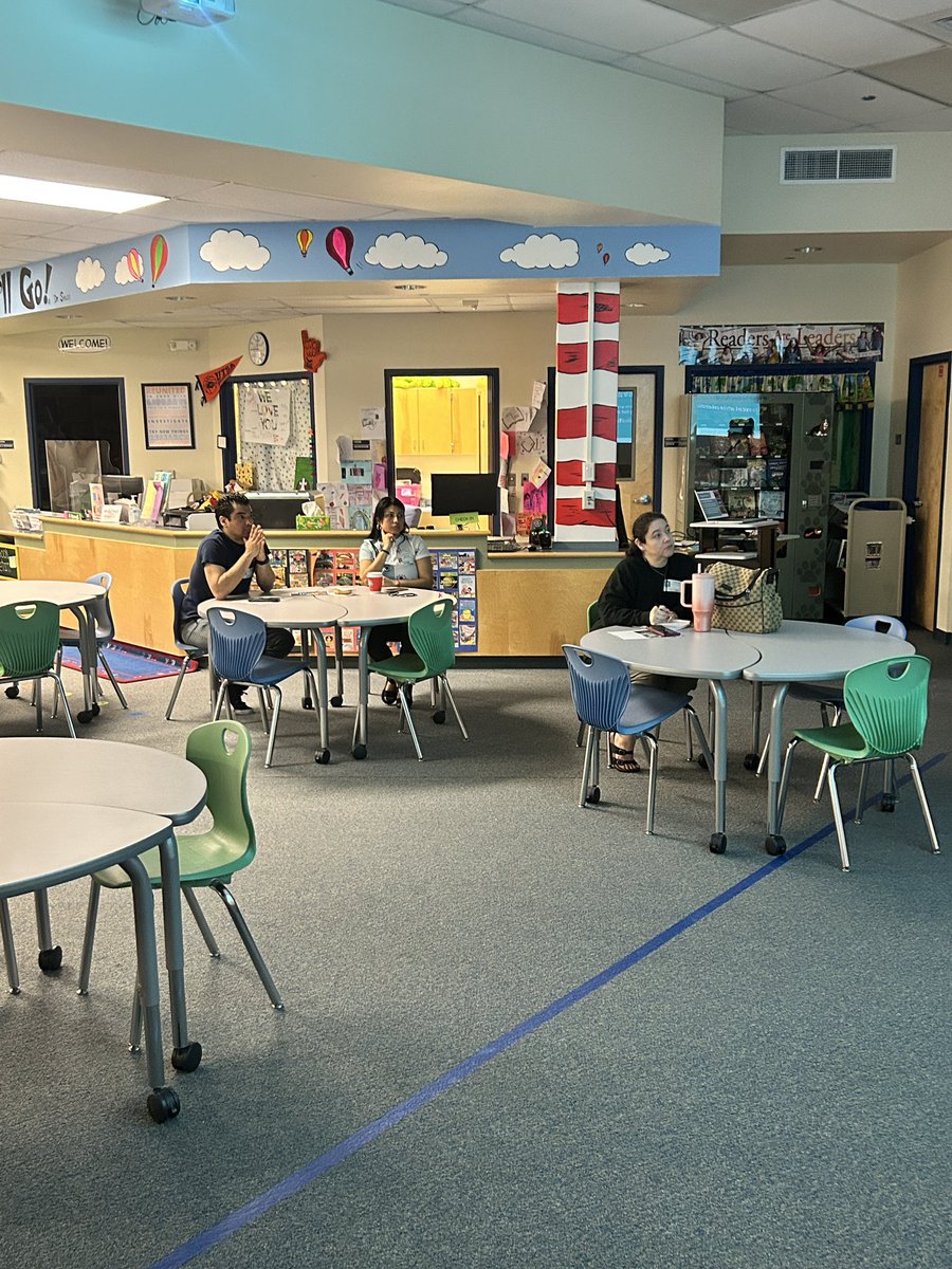 Dual Language Program informational session <a href="/NISDDriggers/">Rita Kay Driggers ES</a> this morning!  We will have another informational session this evening 5:00 pm.! #soybilingüe
¡Sesión informativa del Programa Bilingüe de Doble Sendero esta mañana en RKD! Tendremos otra sesión esta tarde a las 5:00 pm.