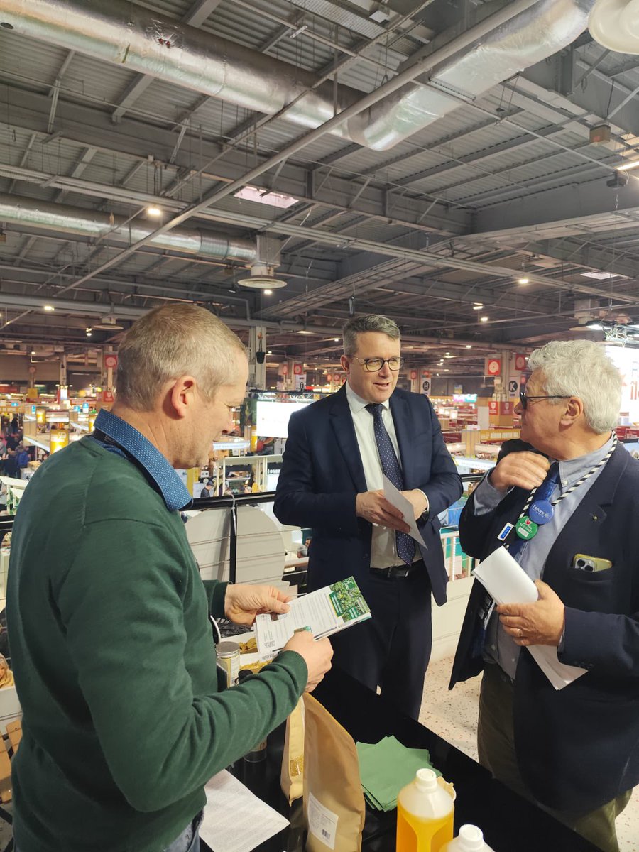 François Durovray (@durovray) on Twitter photo Très heureux d’avoir pu inaugurer ce matin le stand du <a href="/CDEssonne/">Département de l'Essonne</a> au <a href="/Salondelagri/">Salon International de l'Agriculture</a> ! Ce stand montre l’attachement du Département à ses producteurs innovants et dynamiques.
<a href="/VLacroute/">Valérie Lacroute</a> <a href="/guycrosnier/">Guy CROSNIER</a> <a href="/Prefet91/">Préfète de l'Essonne 🇫🇷</a> <a href="/imbertpatrick/">Patrick Imbert</a> @bvermillet <a href="/TOUZETalexandre/">Alexandre Touzet</a> <a href="/DanyBoyer91/">Boyer Dany</a> Très heureux d’avoir pu inaugurer ce matin le stand du <a href="/CDEssonne/">Département de l'Essonne</a> au <a href="/Salondelagri/">Salon International de l'Agriculture</a> ! Ce stand montre l’attachement du Département à ses producteurs innovants et dynamiques.
<a href="/VLacroute/">Valérie Lacroute</a> <a href="/guycrosnier/">Guy CROSNIER</a> <a href="/Prefet91/">Préfète de l'Essonne 🇫🇷</a> <a href="/imbertpatrick/">Patrick Imbert</a> @bvermillet <a href="/TOUZETalexandre/">Alexandre Touzet</a> <a href="/DanyBoyer91/">Boyer Dany</a>