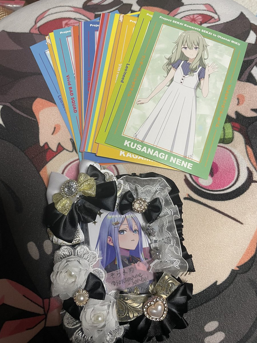 こちらの特典欲しい方いらっしゃいますか？
キャラ毎/100円+送料でお譲り可能です