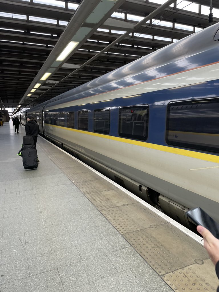 Darklands bound… #Eurostar 

With: <a href="/Kink_Cuff/">Kink_Cuff</a> <a href="/PupJaffa/">Pup Jaffa</a> <a href="/pyropup_/">Pup Pyro</a> 

📸 <a href="/develo2048/">Develo 🔜 XGear</a>