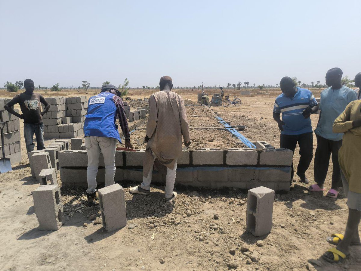 Pleased to welcome a delegation from <a href="/OCHANigeria/">UNOCHA Nigeria</a> in Song, Dauchi where IOM is building transitional shelters to set displaced persons on durable solutions pathways.

It is amazing to see the progresses and difference the project is making in people's lives.