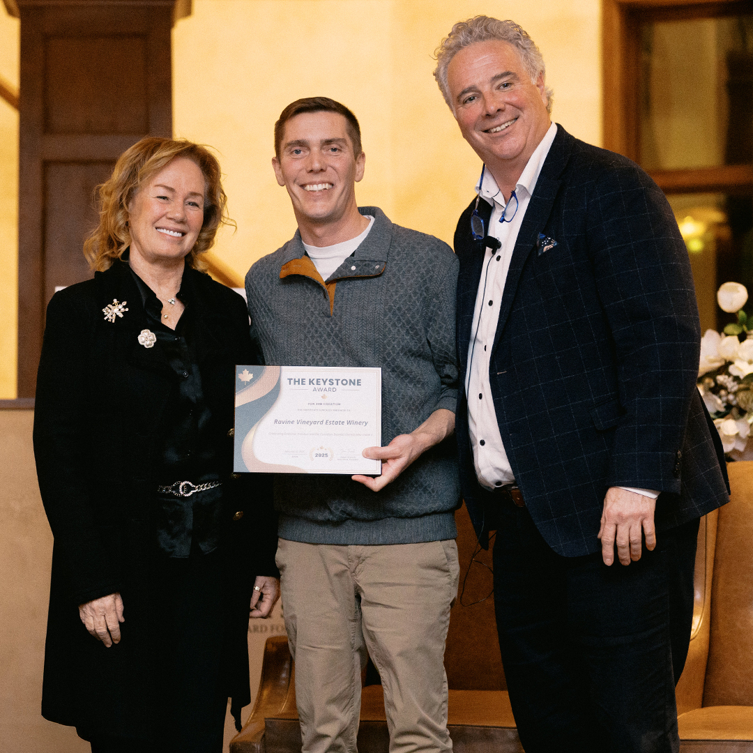 Ravine Vineyard recently received a “Keystone Award” which recognized Niagara business owners for jobs, opportunities and prosperity that they create for our region. Our own Paul Harber was proud to accept this award from Arlene Dickinson at a special event last week.