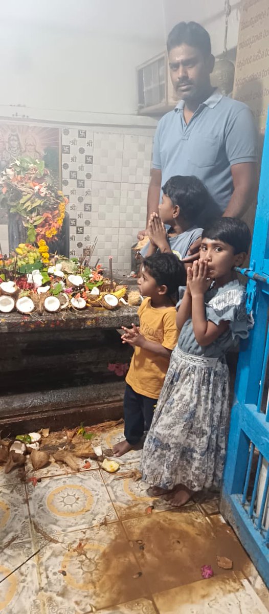 BodduPrashanth6's tweet photo. _ఆ మహా శివుడి ఆశీస్సులతో మీకు మీ కుటుంబానికి అంతా శుభం జరగాలని కోరుకుంటూ *మహా శివరాత్రి పర్వదిన శుభాకాంక్షలు* . ఓం నమః శివాయ 
-బొడ్డు ప్రశాంత్ కుమార్ https://t.co/NZqbFwdJTV