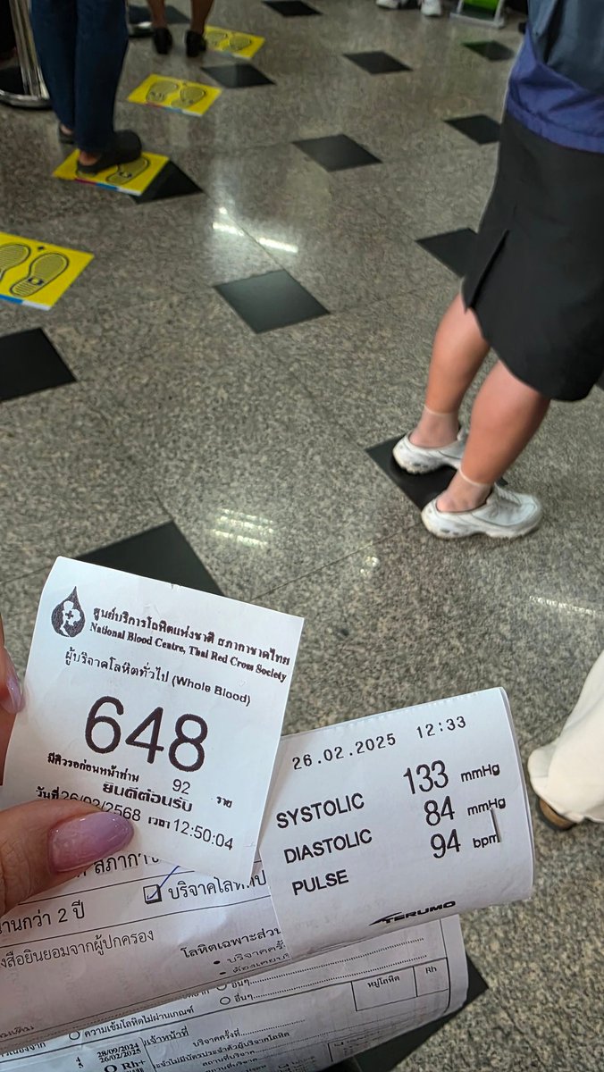 Khaotung_w's tweet photo. วันนี้มาบริจาคเลือดรอบแรกของปี 2025 ถืบริจาคย้อนหลังวันเกิดไปด้วยเลย รอบนี้พี่ใช้ Code ข้าวตัง รอบถัดไปใช้ Code เฟิร์ส น้าคร้าบบบ
// ใครที่มีแพลนจะบริจาคเลือดสามารถใช้ Code เลือด #เฟิร์สข้าวตัง ได้ตลอดนะคะ
เช็ค Code ได้ที่นี่ @BloodDonationFK
#BloodDonationxFirstKhaotung https://t.co/O0Tx3pi6mM