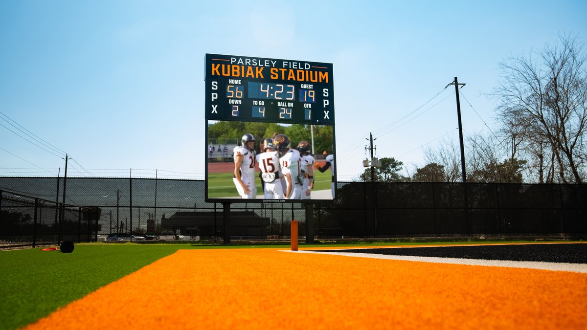 ledpartnershtx's tweet image. We are thrilled to have partnered with St. Pius X High School on the installation of their brand-new LED Scoreboard at Kubiak Stadium. 
A special thank you to Athletic Director Jeffrey S. Feller for his support and kind words. 
#LEDPartners #StPiusX #KubiakStadium #scoreboard
